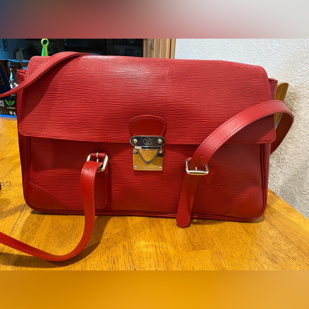 Louis Vitton red Epi rear